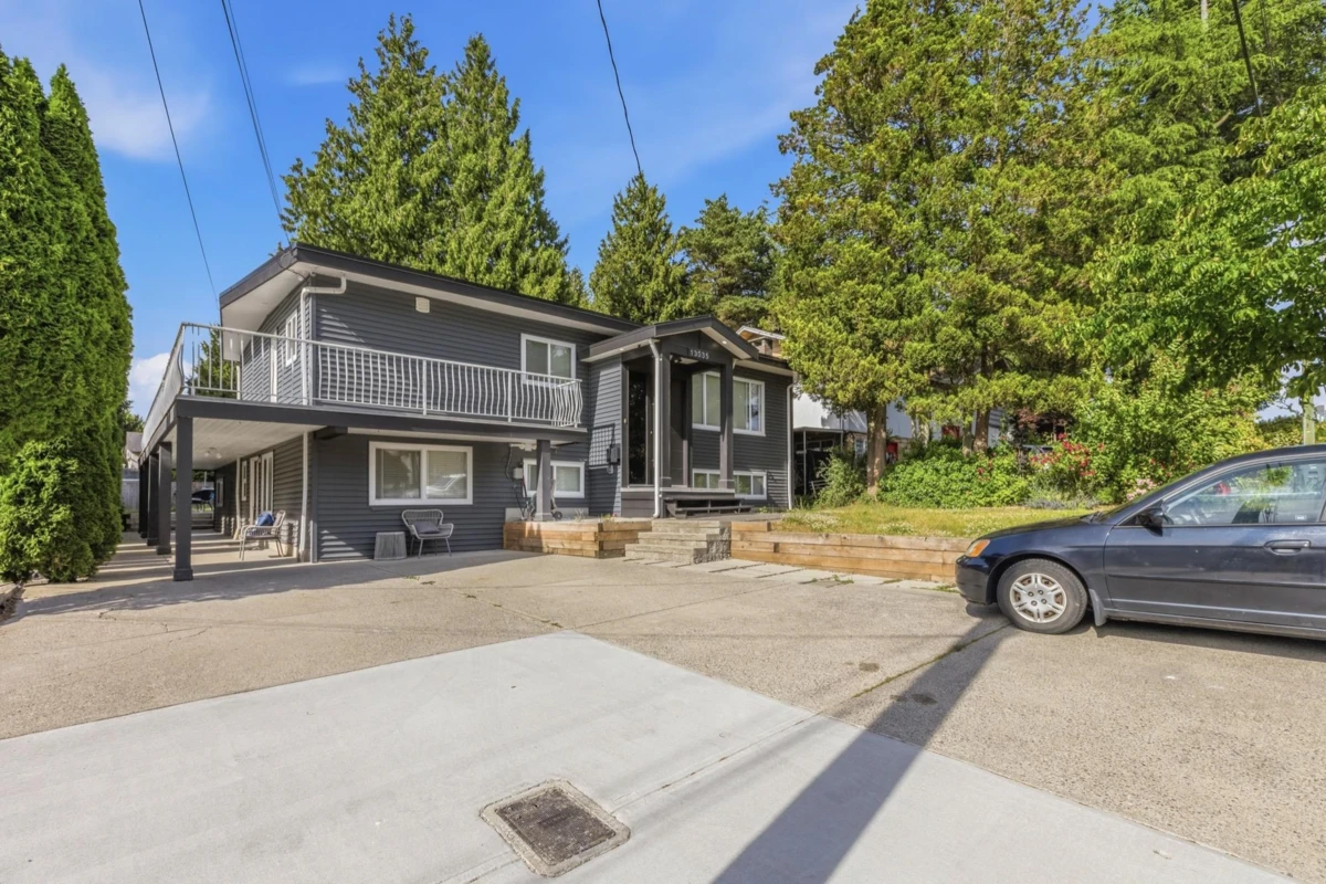 Living Room Photo of 13035 98a Avenue, Surrey, BC