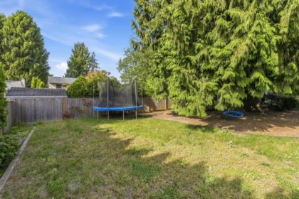 Front Yard Photo of 13035 98a Avenue, Surrey, BC