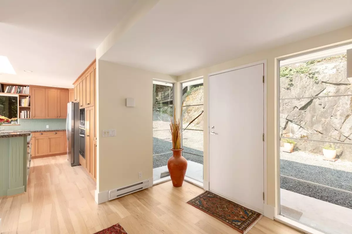 Family Room Photo of 1483 Webb Road, Bowen Island, BC