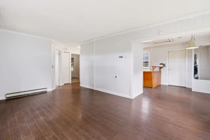 Basement Recreation Room Photo of 11 Catalina Crescent, Richmond, BC