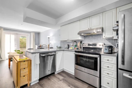 Kitchen Photo of 145 5880 Dover Crescent, Richmond, BC