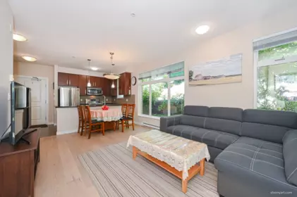 Kitchen Photo of 114 15168 19 Avenue, Surrey, BC