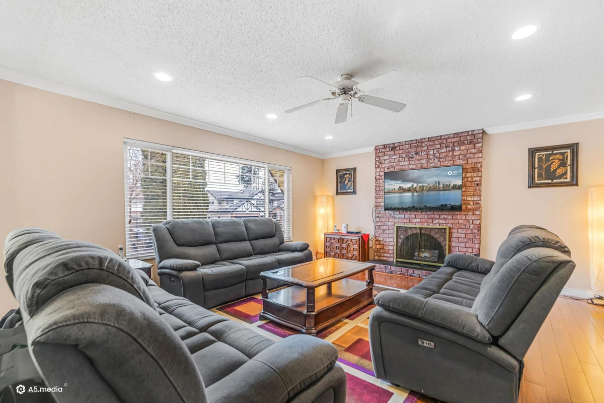 Dining Area Photo of 11688 85a Avenue, Delta, BC