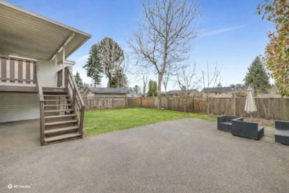 Entry Foyer Photo of 11688 85a Avenue, Delta, BC