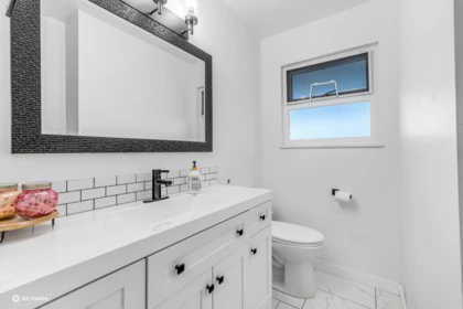 Guest Bathroom Photo of 11688 85a Avenue, Delta, BC