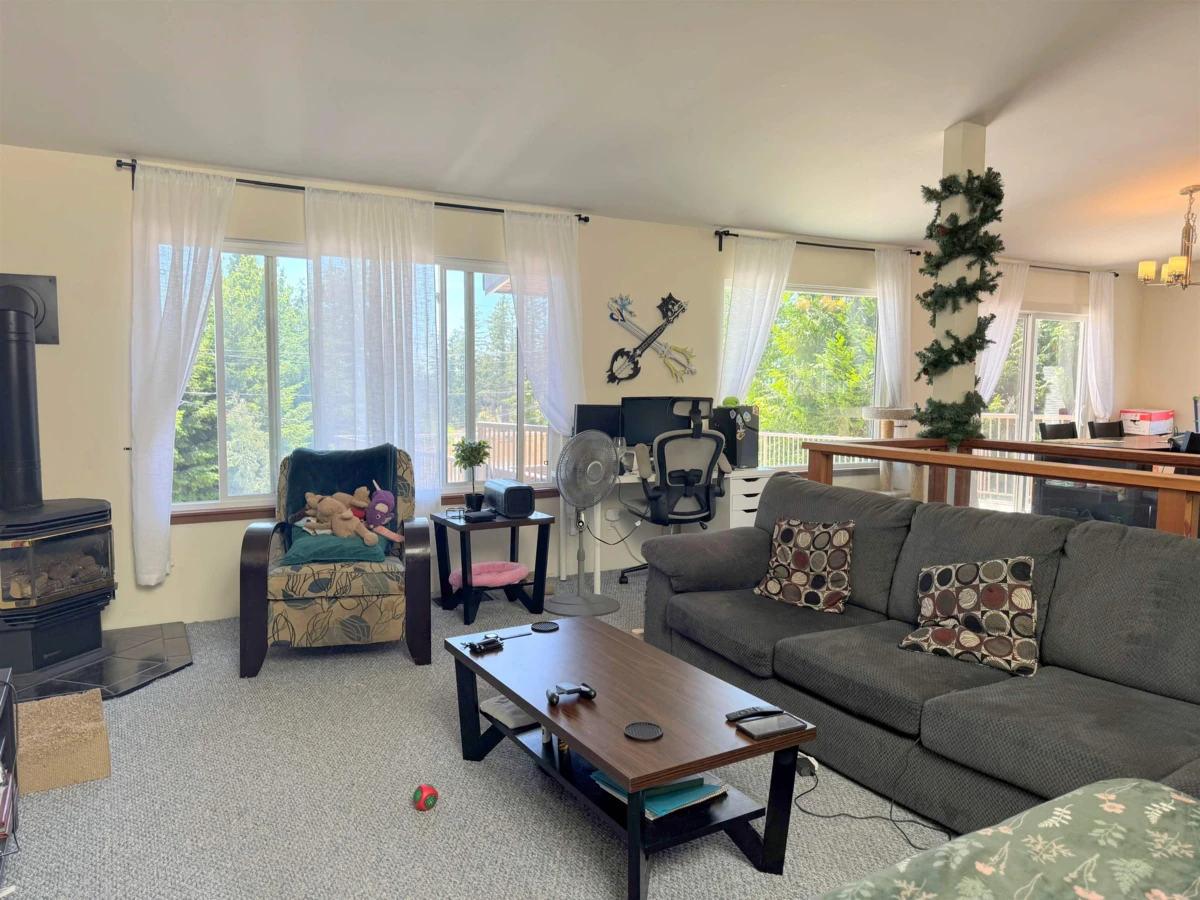 Dining Area Photo of 5457 Carnaby Place, Sechelt, BC