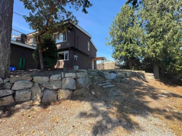 5457 Carnaby Place, Sechelt, BC, Sechelt — Single Family Residence for sale