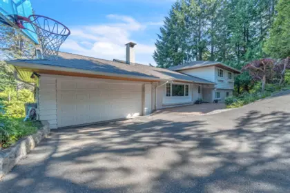Basement Recreation Room Photo of 670 St. Andrews Road, West Vancouver, BC