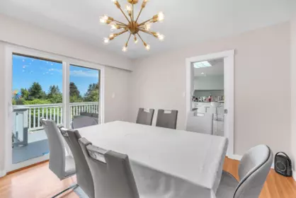 Kitchen Photo of 670 St. Andrews Road, West Vancouver, BC