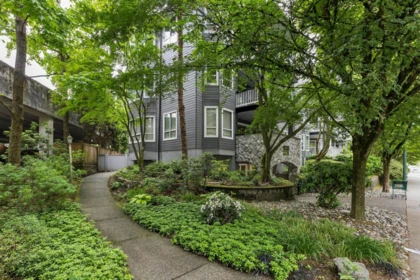 Front Yard Photo of 206 1150 Lynn Valley Road, North Vancouver, BC