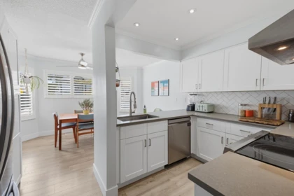 Breakfast Nook Photo of 50 1195 Falcon Drive, Coquitlam, BC