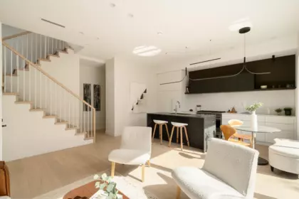 2 4161 Windsor Street, Vancouver, BC, Vancouver — Half Duplex for sale