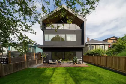 2 4161 Windsor Street, Vancouver, BC, Vancouver — Half Duplex for sale