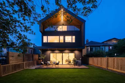 Garden / Landscaping Photo of 2 4161 Windsor Street, Vancouver, BC
