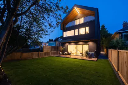 Swimming Pool Photo of 2 4161 Windsor Street, Vancouver, BC