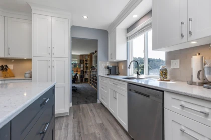 Walk-In Closet Photo of 35479 Tweedsmuir Drive, Abbotsford, BC