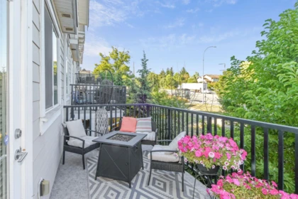 Front Yard Photo of 14 19938 70 Avenue, Langley, BC