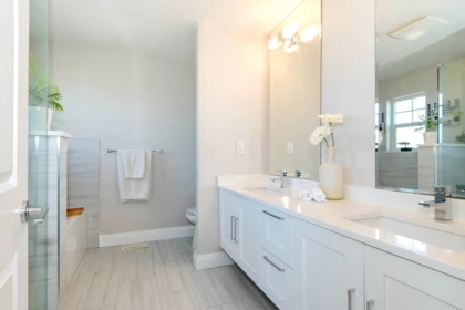Guest Bathroom Photo of 14 19938 70 Avenue, Langley, BC