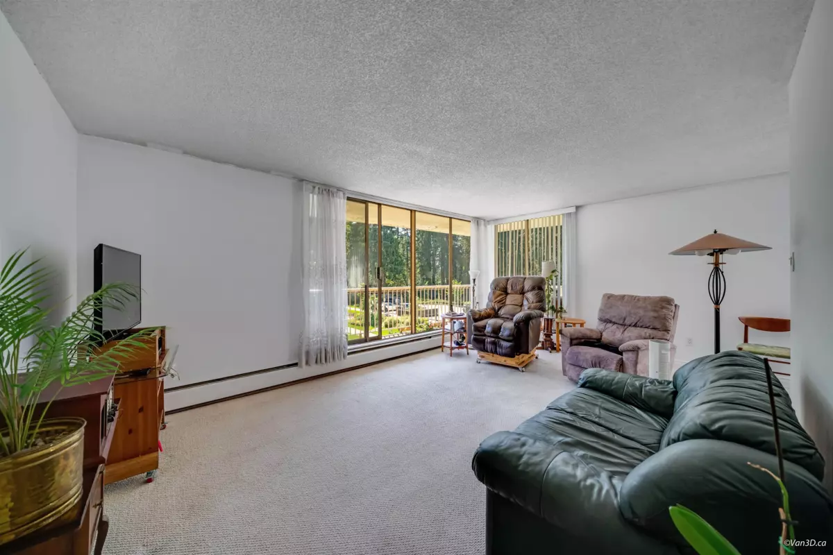 Family Room Photo of 207 2020 Fullerton Avenue, North Vancouver, BC