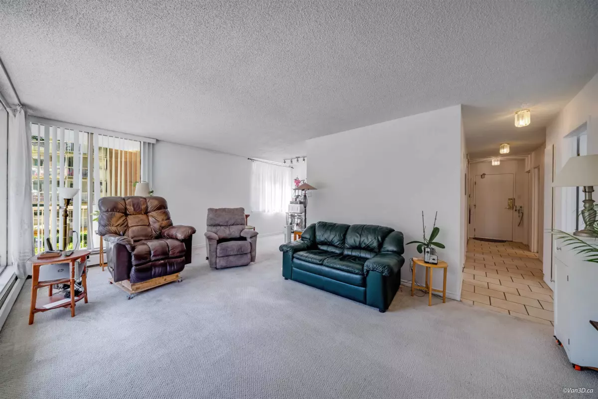 Living Room Photo of 207 2020 Fullerton Avenue, North Vancouver, BC
