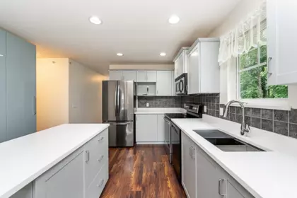 328 3000 Riverbend Drive, Coquitlam, BC, Coquitlam — Single Family Residence for sale