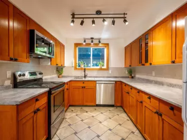 Kitchen Island Photo of 2327 Cheakamus Way, Whistler, BC