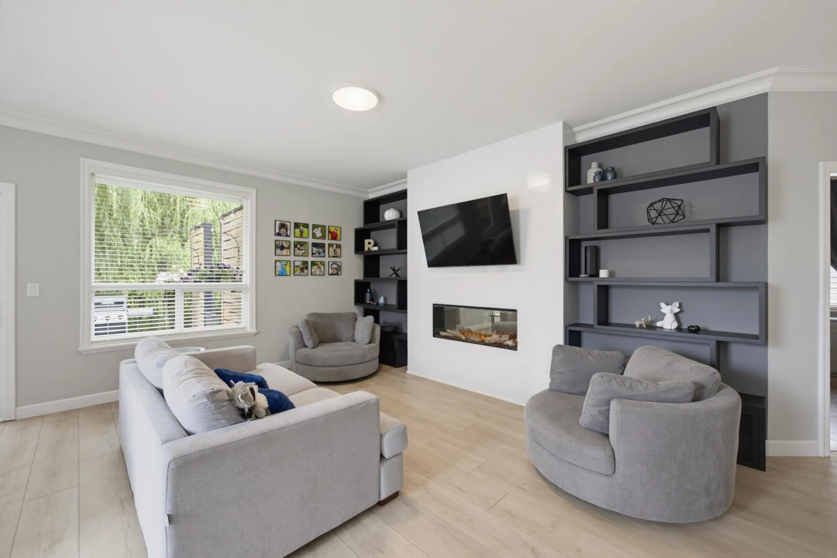 Living Room Photo of 3763 Mckinley Drive, Abbotsford, BC