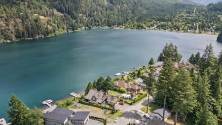 Community Amenities Photo (Clubhouse) of 21313 Lakeview Crescent, Hope, BC