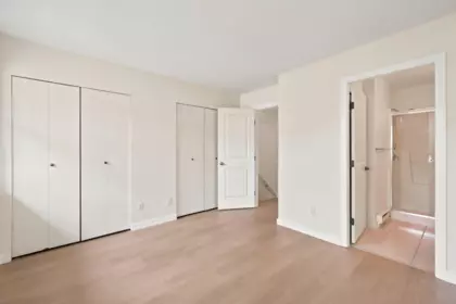 Primary Bathroom Photo of 141 15236 36 Avenue, Surrey, BC