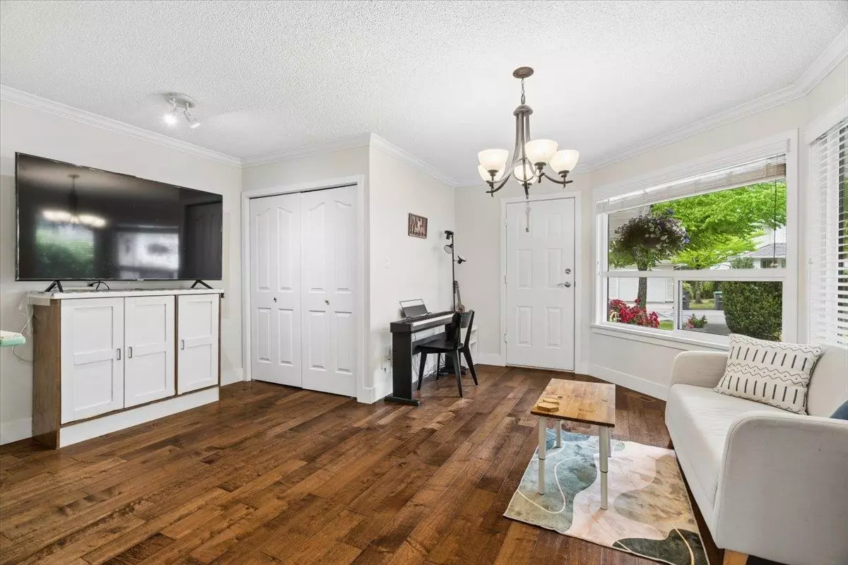 Dining Area Photo of 21 6478 121 Street, Surrey, BC