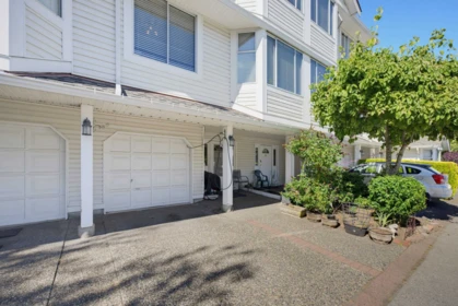97 7955 122 Street, Surrey, BC, Surrey — Townhouse for sale