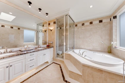 Hot Tub / Spa Photo of 7411 Lucas Road, Richmond, BC