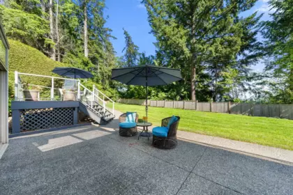 Garden / Landscaping Photo of 4406 Woodpark Road, West Vancouver, BC