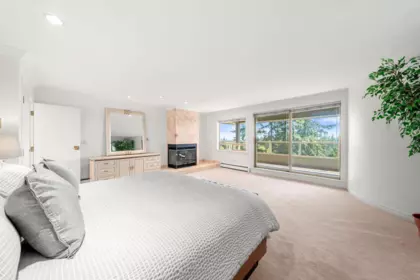 Powder Room Photo of 4406 Woodpark Road, West Vancouver, BC