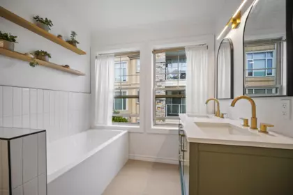 Powder Room Photo of 6 15151 Buena Vista Avenue, White Rock, BC