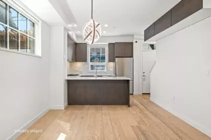Primary Bathroom Photo of 1038 Park Drive, Vancouver, BC