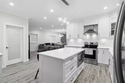 Kitchen Island Photo of 211 Hampton Street, New Westminster, BC