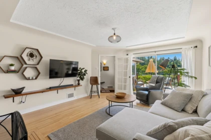 6577 Marine Drive, West Vancouver, BC, West Vancouver — Single Family Residence for sale