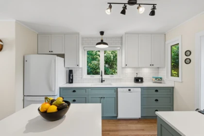 Kitchen Photo of 6577 Marine Drive, West Vancouver, BC