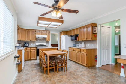 Kitchen Photo of 9505 161 Street, Surrey, BC