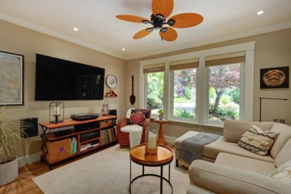 3821 Lonsdale Avenue, North Vancouver, BC, North Vancouver — Single Family Residence for sale