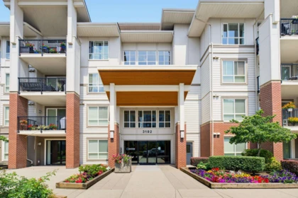 218 3192 Gladwin Road, Abbotsford, BC, Abbotsford — Apartment/Condo for sale