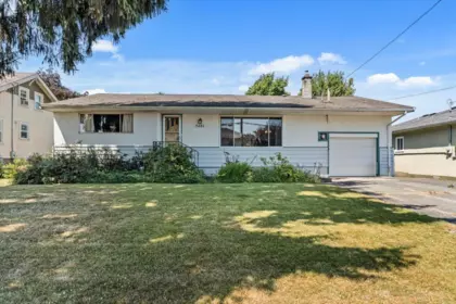 9481 Woodbine Street, Chilliwack, BC, Chilliwack — Single Family Residence for sale