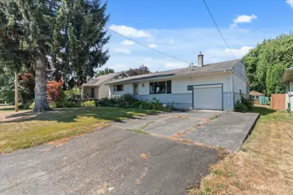 9481 Woodbine Street, Chilliwack, BC, Chilliwack — Single Family Residence for sale