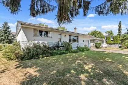 9481 Woodbine Street, Chilliwack, BC, Chilliwack — Single Family Residence for sale