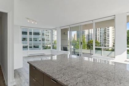 302 4808 Hazel Street, Burnaby, BC, Burnaby — Apartment/Condo for sale