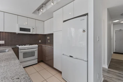 302 4808 Hazel Street, Burnaby, BC, Burnaby — Apartment/Condo for sale