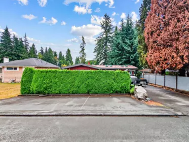 Hot Tub / Spa Photo of 712 Shaw Avenue, Coquitlam, BC