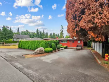 Swimming Pool Photo of 712 Shaw Avenue, Coquitlam, BC