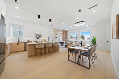 1 5406 Manor Street, Burnaby, BC, Burnaby — Half Duplex for sale